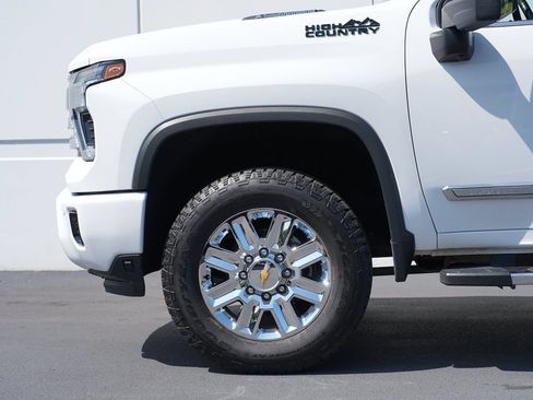 Certified 2024 Chevrolet Silverado 3500 High Country w/ LPO, Dark Essentials Package AWD/4WD image 11