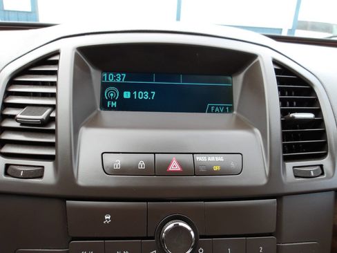 Used 2011 Buick Regal CXL image 13