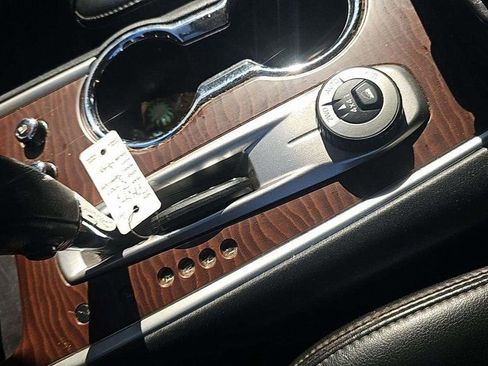 Used 2017 Nissan Pathfinder Platinum w/ Family Entertainment Package image 5