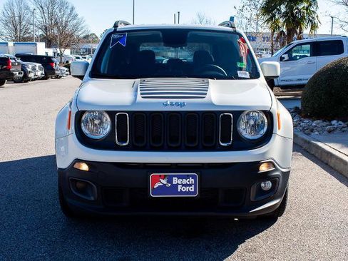 Used 2018 Jeep Renegade Latitude w/ Popular Equipment Group image 2