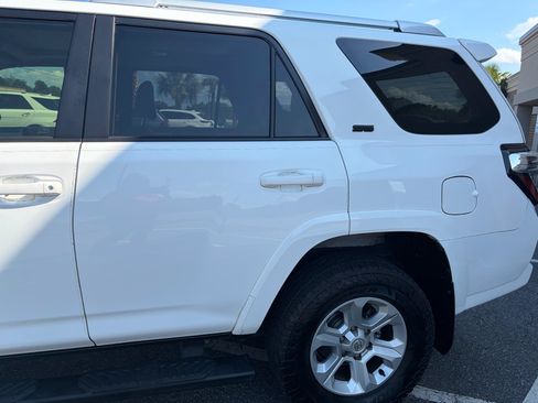 Used 2017 Toyota 4Runner SR5 Premium RWD image 9