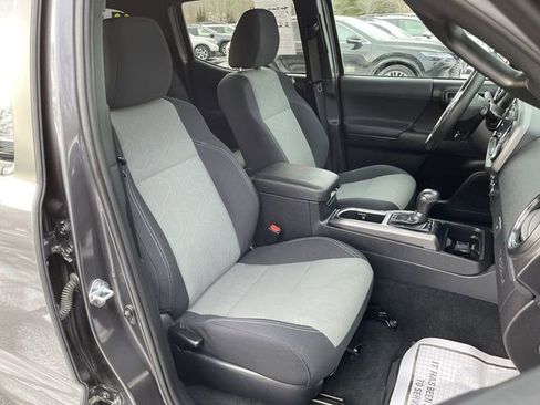 Certified 2021 Toyota Tacoma TRD Off-Road image 19