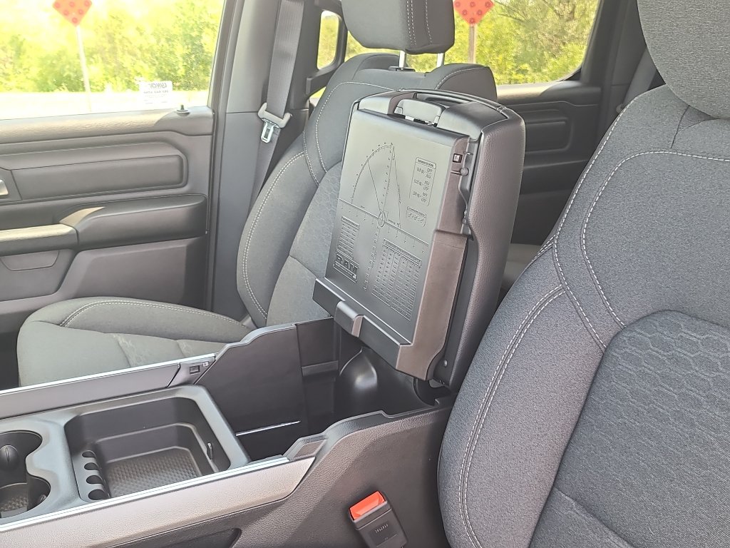 New 2026 RAM 1500 Express AWD/4WD image 18
