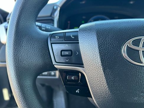 Used 2025 Toyota Camry LE image 14