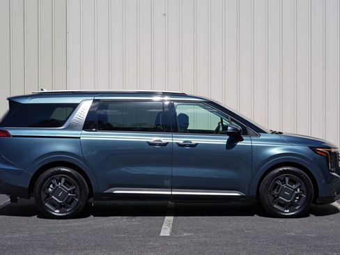 Used 2025 Kia Carnival SX FWD image 61