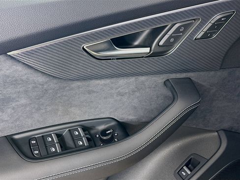 New 2026 Audi SQ7 Premium Plus AWD/4WD image 17