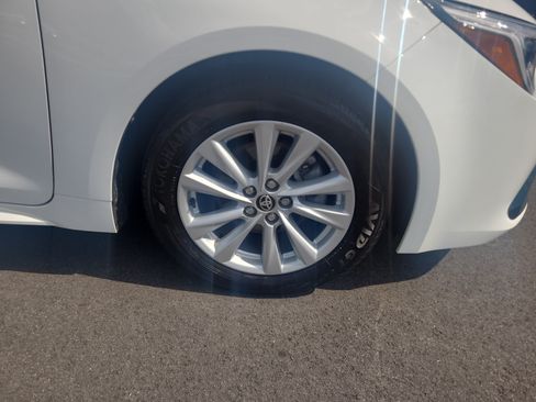 Certified 2025 Toyota Corolla SE w/ SE Package FWD image 12
