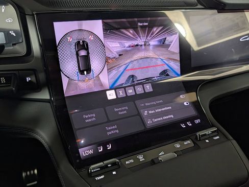 New 2026 Porsche Cayenne Electric AWD/4WD image 34