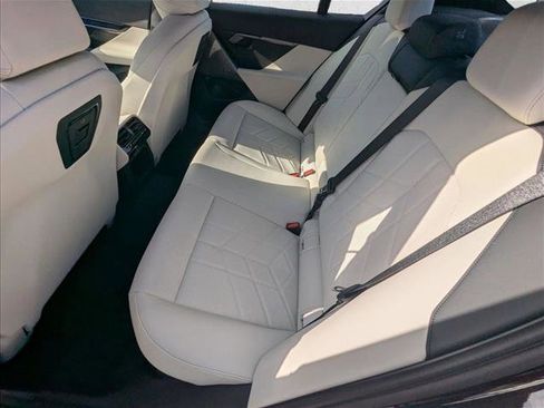 New 2026 BMW i5 eDrive40 w/ M Sport Package image 15