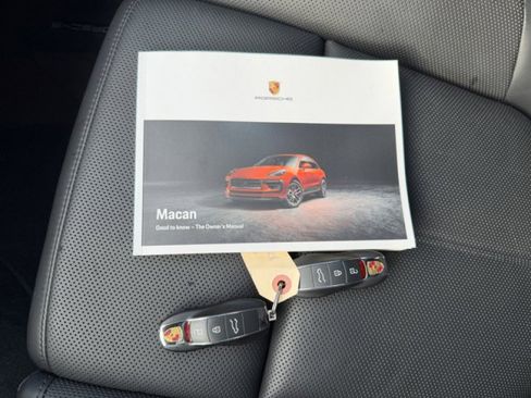 Used 2023 Porsche Macan w/ Premium Package Plus image 22