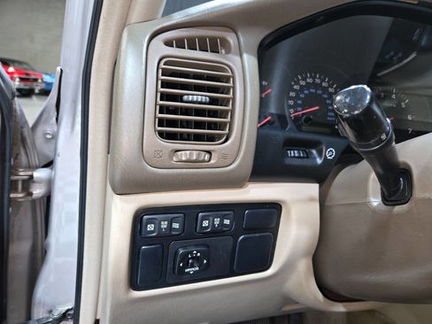 Used 2002 Toyota Land Cruiser image 93