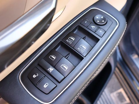 Used 2019 RAM 1500 Limited image 8