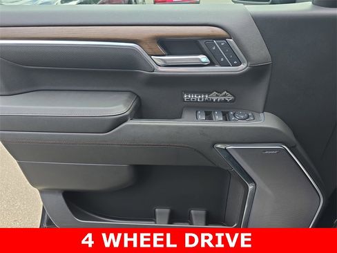 Used 2024 Chevrolet Silverado 1500 High Country w/ High Country Premium Package image 26