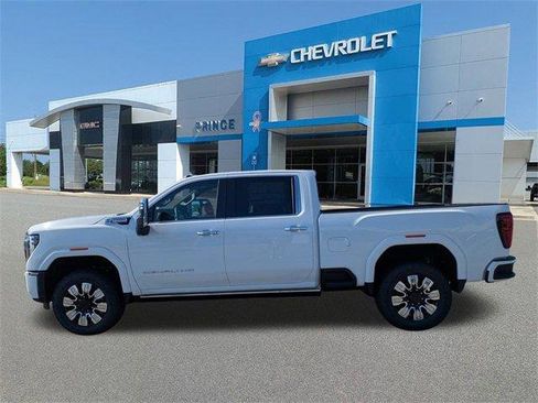 New 2025 GMC Sierra 2500 Denali w/ Denali Reserve Package image 9