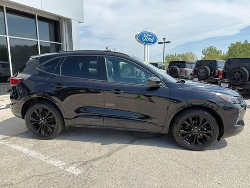 Used 2023 Ford Escape ST-Line Elite w/ Premium Technology Package AWD/4WD image 8