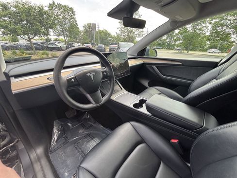 Used 2023 Tesla Model Y Long Range AWD/4WD image 27