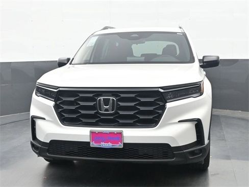 New 2025 Honda Pilot Sport image 3