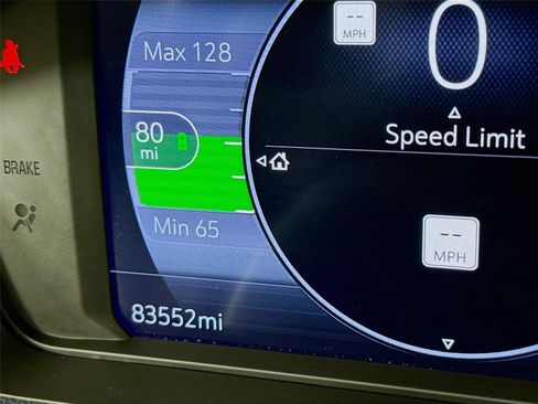 Used 2022 Chevrolet Bolt EUV Premier w/ Sun & Sound Package image 2