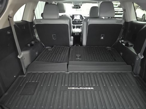 Used 2020 Toyota Highlander Limited AWD/4WD image 12