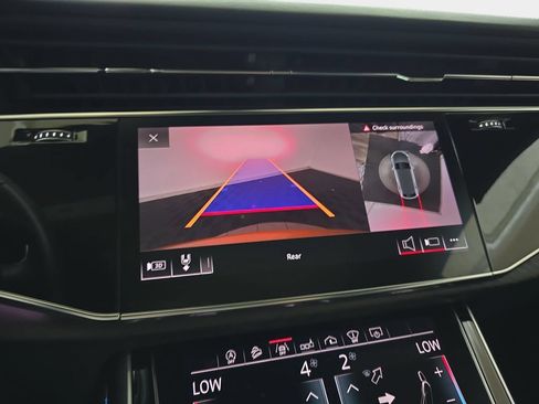 Used 2019 Audi Q8 Prestige AWD/4WD image 24