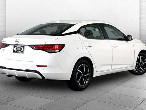 Used 2025 Nissan Sentra SV FWD image 13