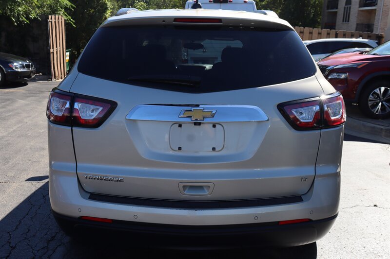 Used 2017 Chevrolet Traverse LT FWD image 5