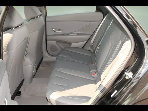 New 2025 Hyundai Elantra Sport image 12