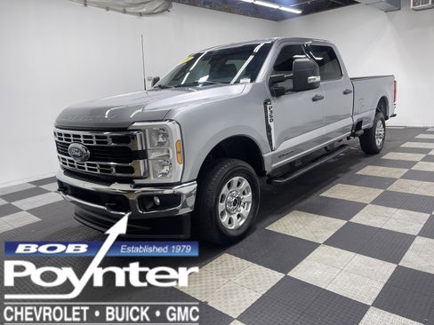 Used 2024 Ford F350 XLT image 1