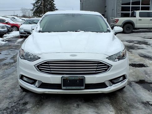 Used 2017 Ford Fusion SE w/ Equipment Group 201A FWD image 8