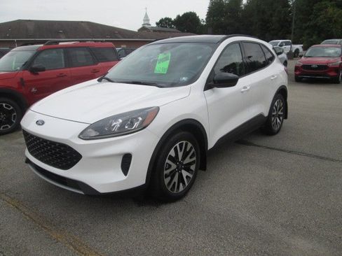 Used 2020 Ford Escape SE Sport image 10