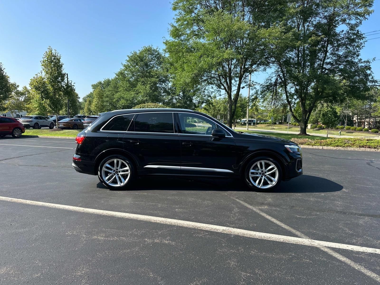 Used 2025 Audi Q7 3.0T Premium Plus w/ Premium Plus Package AWD/4WD image 8