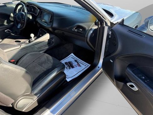 Used 2016 Dodge Challenger R/T Scat Pack w/ Leather Interior Group RWD image 10