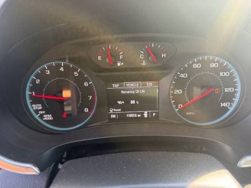 Used 2017 Chevrolet Malibu LT FWD image 12