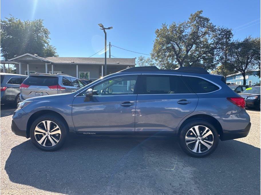Used 2018 Subaru Outback 2.5i Limited AWD/4WD image 4