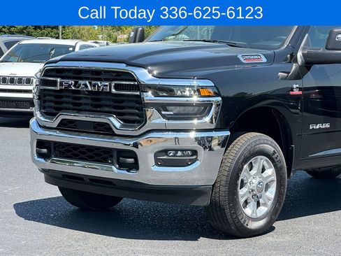 New 2025 RAM 2500 Big Horn AWD/4WD image 34