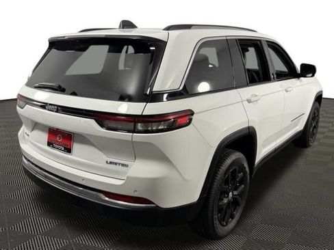 Used 2022 Jeep Grand Cherokee Limited AWD/4WD image 8