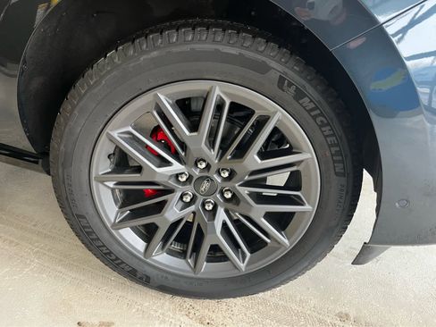 Used 2025 Ford Expedition Platinum w/ Stealth Performance Package image 59