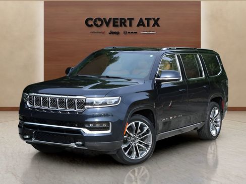 Used 2022 Jeep Grand Wagoneer Series III w/ HD Trailer Tow Package AWD/4WD image 1