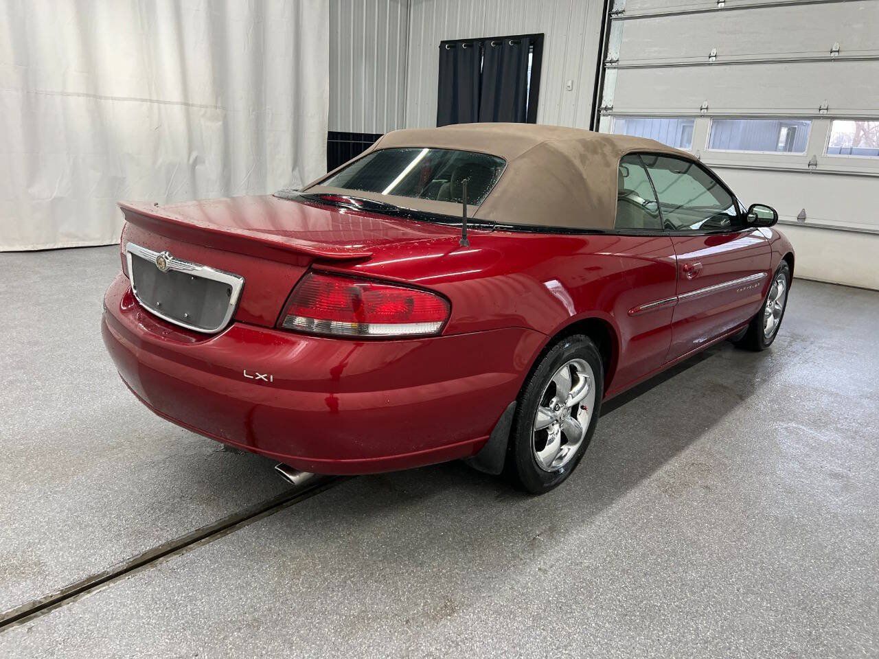 Used 2001 Chrysler Sebring LXi FWD image 4