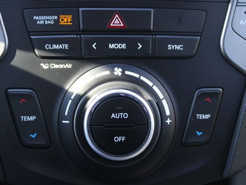 Used 2018 Hyundai Santa Fe Sport image 19