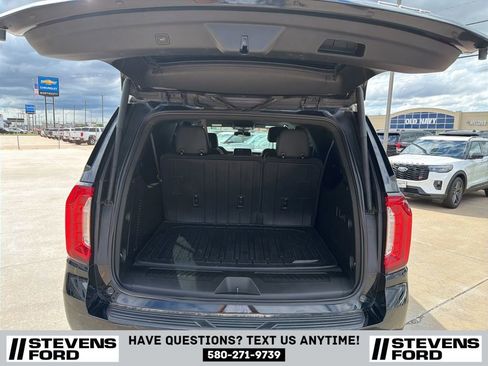Used 2023 GMC Yukon XL SLT w/ SLT Luxury Package AWD/4WD image 35