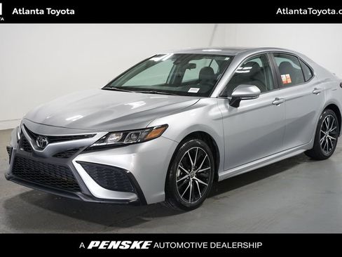 Certified 2024 Toyota Camry SE FWD image 1