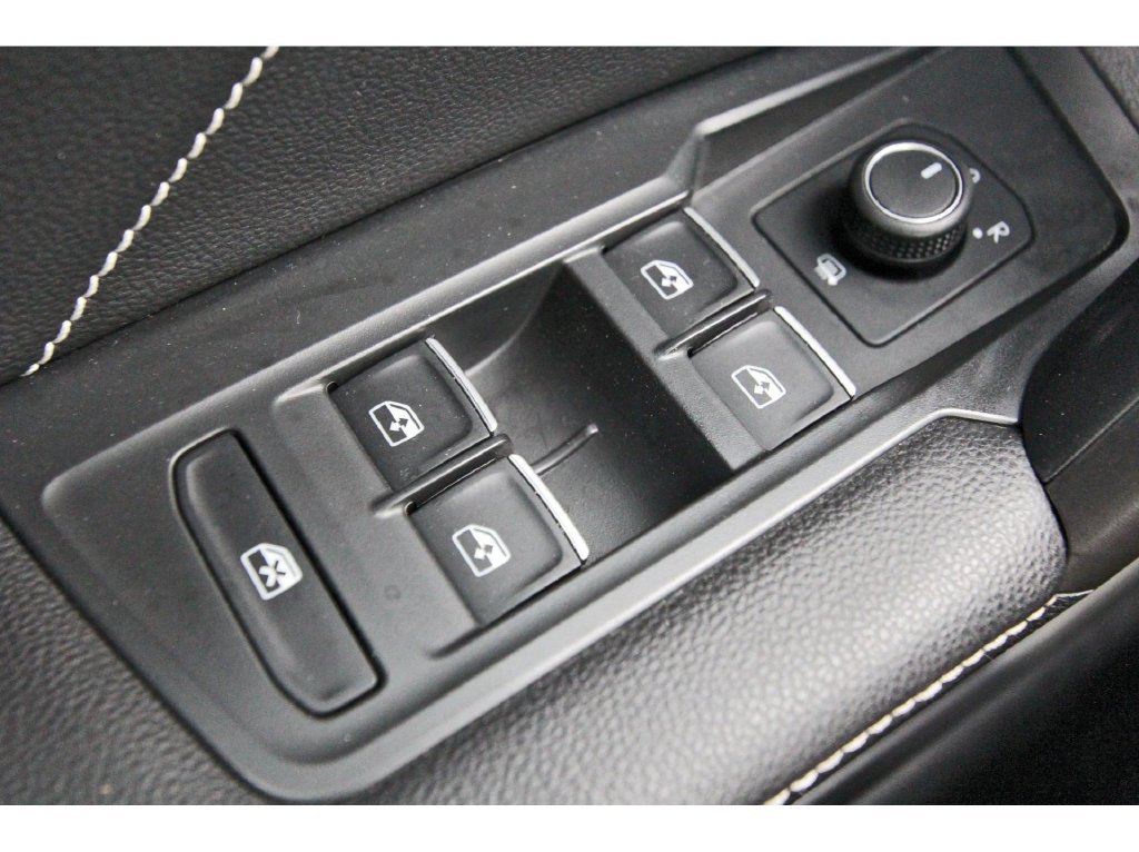 Used 2022 Volkswagen Tiguan SE R-Line FWD image 24