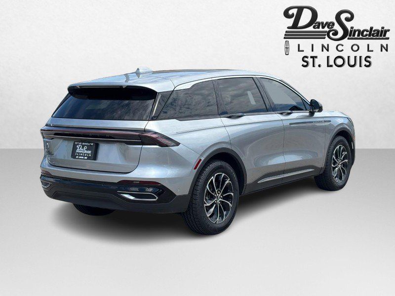 Certified 2024 Lincoln Nautilus Premier AWD/4WD image 3