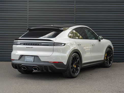Certified 2026 Porsche Cayenne Turbo GT AWD/4WD image 8