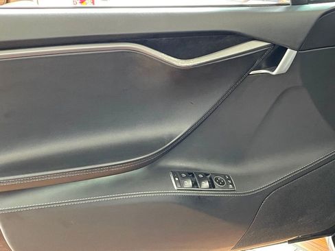 Used 2019 Tesla Model S Standard Range image 13