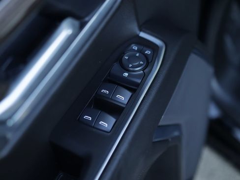 Used 2025 Chevrolet Silverado 1500 LT AWD/4WD image 25