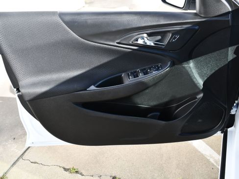 Used 2024 Chevrolet Malibu LT image 11