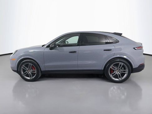 Certified 2024 Porsche Cayenne S AWD/4WD image 2