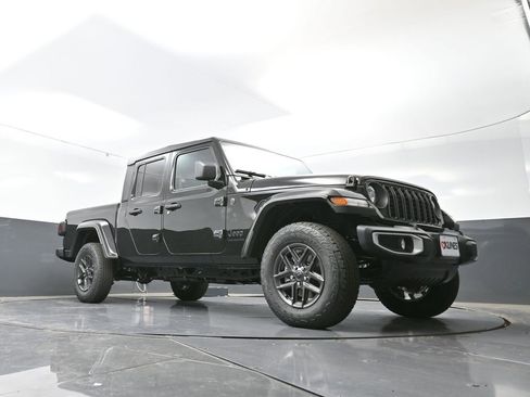 New 2026 Jeep Gladiator Sport image 48